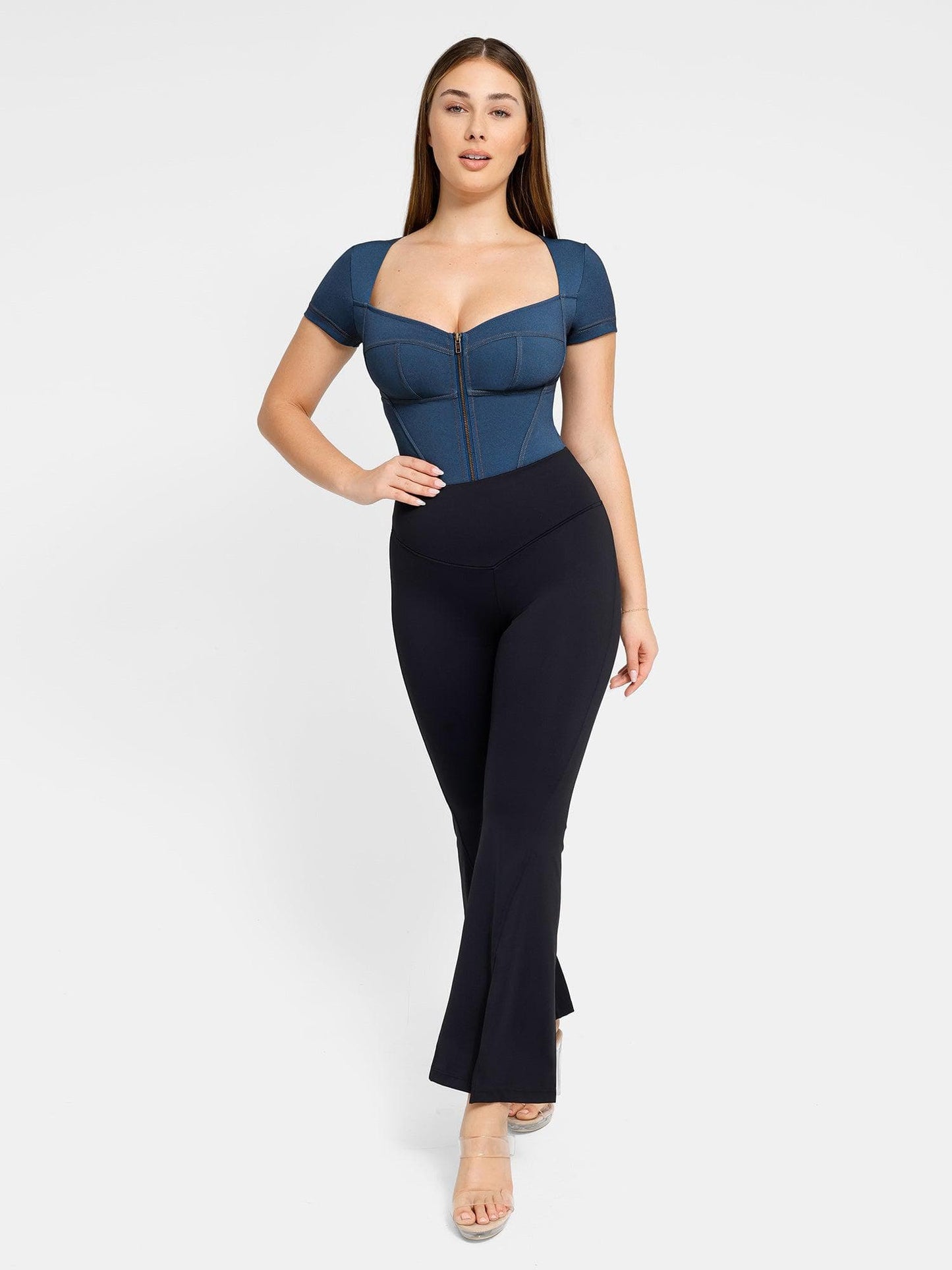 Der Shapewear Bodysuit Denim V-Ausschnitt Kurzarm