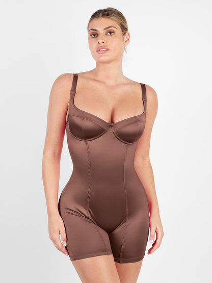 Der Shapewear-Strampler Metallic Shiny Einteiler Mitte Oberschenkel