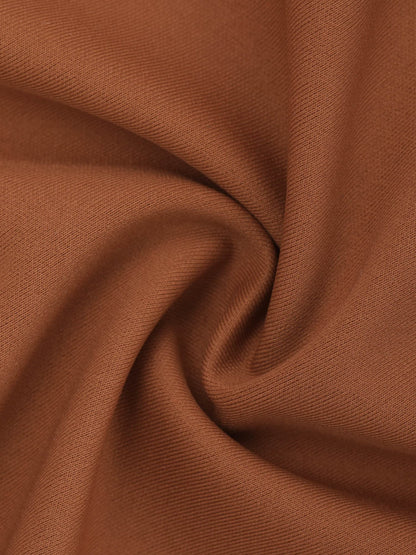 Le corset en dentelle Shapewear ou la jupe fendue