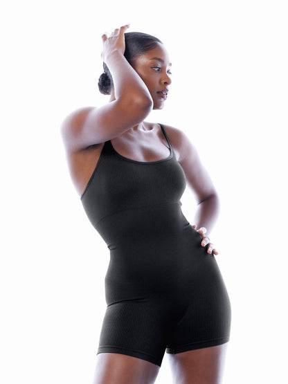 Das nahtlose gerippte Shapewear-Oberteil