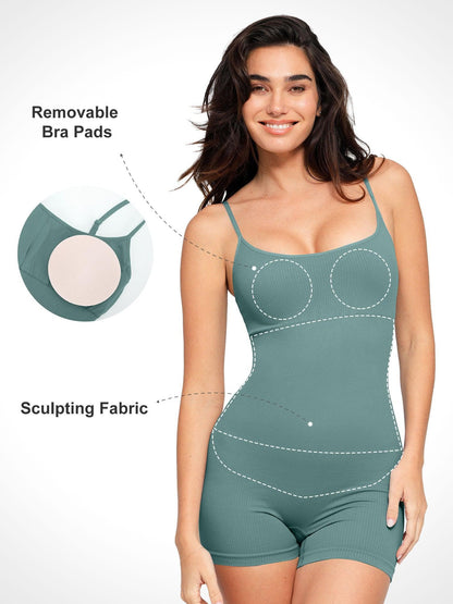 Das nahtlose gerippte Shapewear-Oberteil