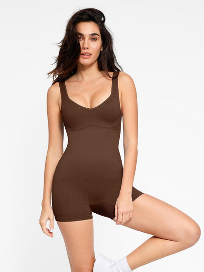 Der Shapewear-Strampler mit nahtlosem geripptem V-Ausschnitt